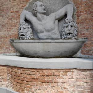 Restauro di antica fontana, Chianni, Pisa (I beni 